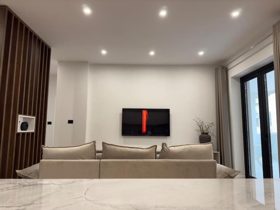 Modern Meets Comfort 2 Bedroom In Bllok