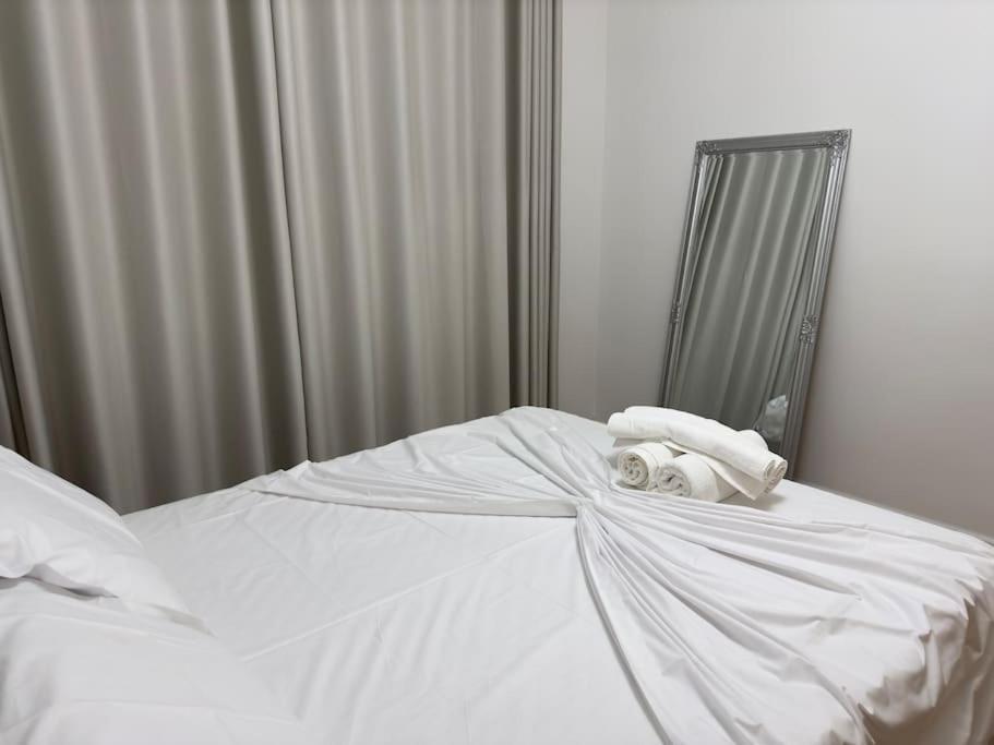 Modern Meets Comfort 2 Bedroom In Bllok Apartment Tirana