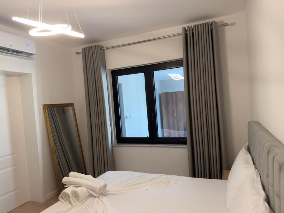 Modern Meets Comfort 2 Bedroom In Bllok Apartment *