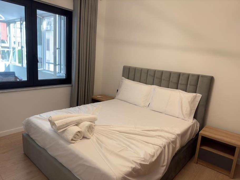 Apartment Modern Meets Comfort 2 Bedroom In Bllok *