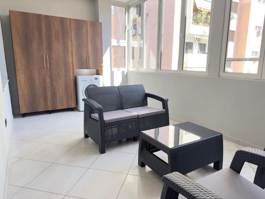 Modern Meets Comfort 2 Bedroom In Bllok Apartment *