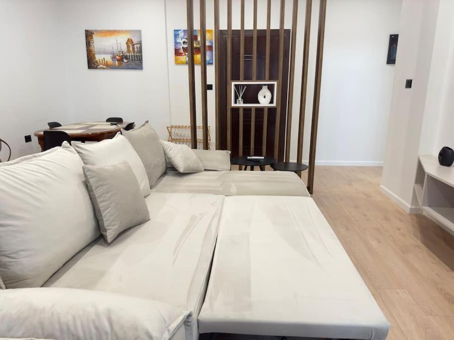 Modern Meets Comfort 2 Bedroom In Bllok Apartment Tirana