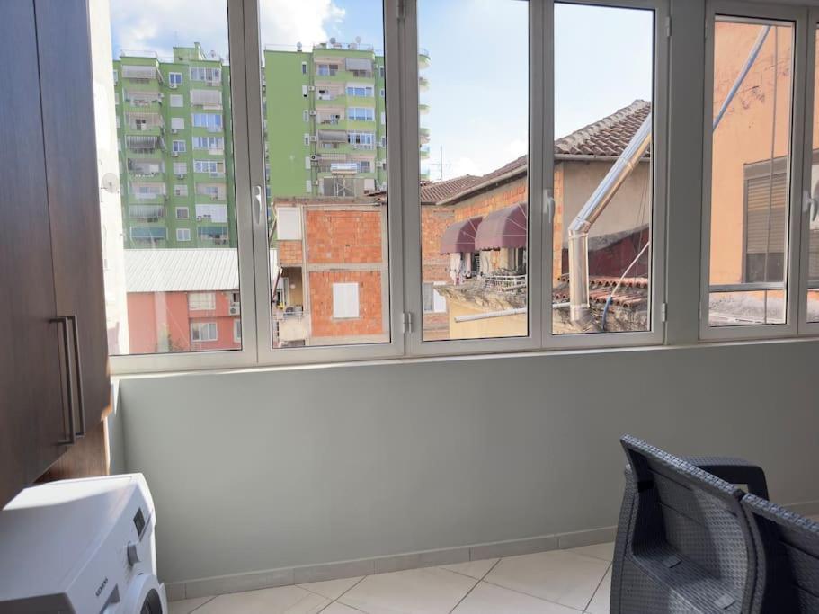 Modern Meets Comfort 2 Bedroom In Bllok *